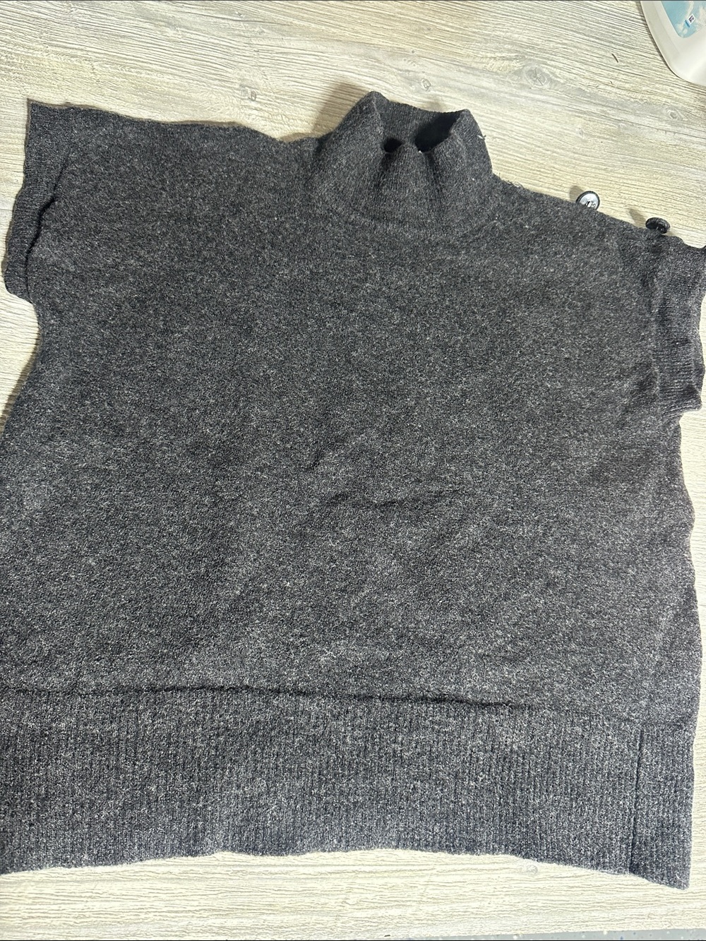 Sarah Spencer Charcoal Gray Short-Sleeve Turtleneck Sweater